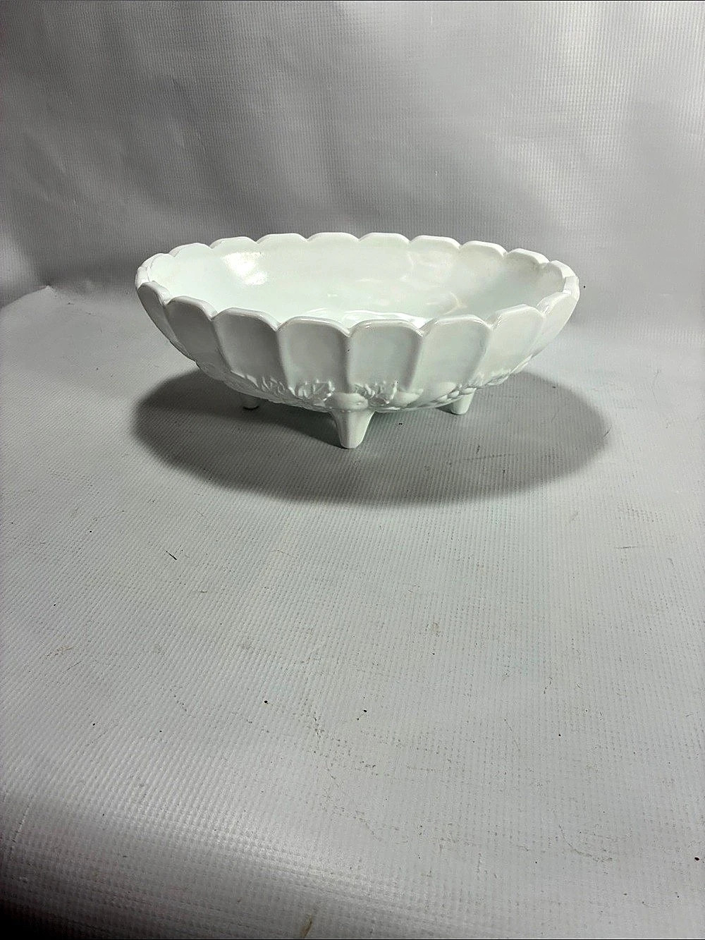 Indiana milk glass Harvest Grape 4 Footed Fruit Bowl Center Bowl